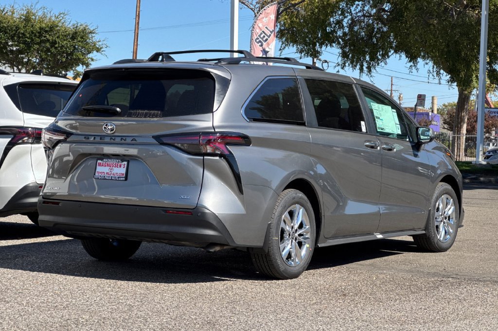 New 2026 Toyota Sienna XLE AWD/4WD image 5