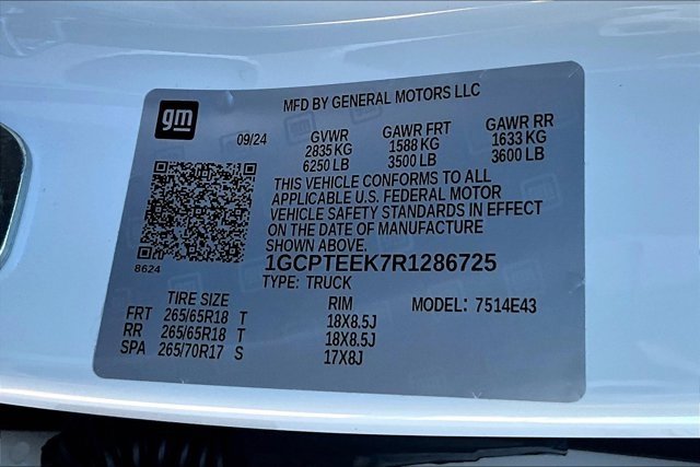 Used 2024 Chevrolet Colorado Trail Boss w/ Safety Package image 18