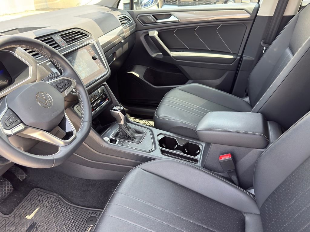 Used 2023 Volkswagen Tiguan SE FWD image 11