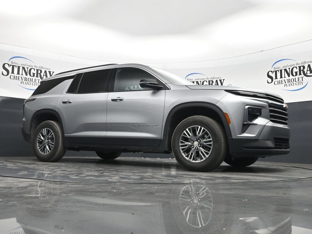 Certified 2025 Chevrolet Traverse LT AWD/4WD image 26