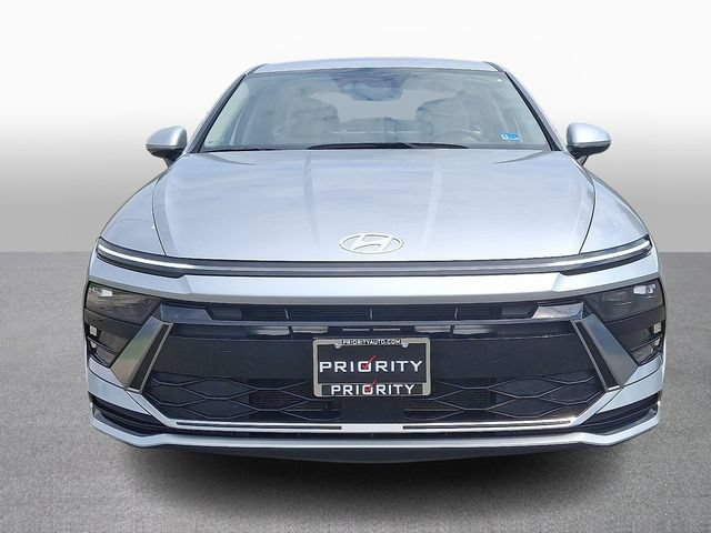 Used 2025 Hyundai Sonata SEL FWD image 2