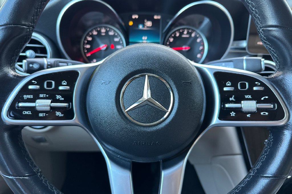 Used 2020 Mercedes-Benz GLC 300 4MATIC image 22