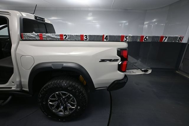 Used 2026 Chevrolet Colorado ZR2 w/ Technology Package AWD/4WD image 39