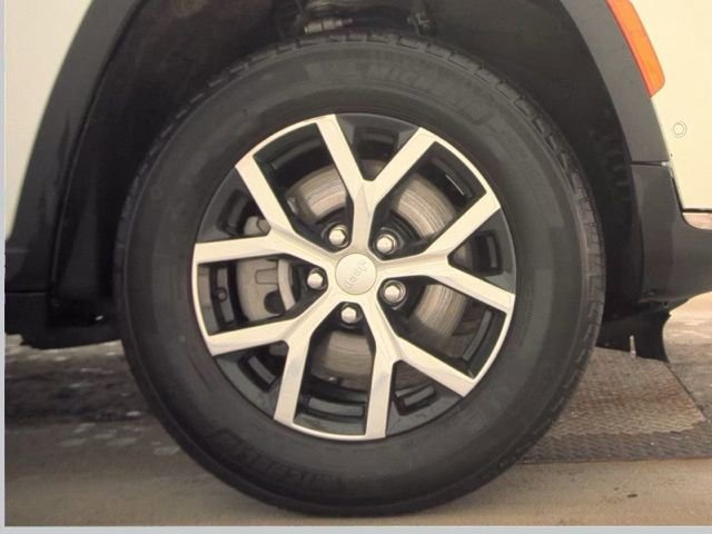 Used 2024 Jeep Grand Cherokee L Limited w/ Luxury Tech Group II image 22