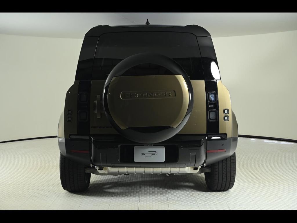 New 2026 Land Rover Defender 110 S image 4