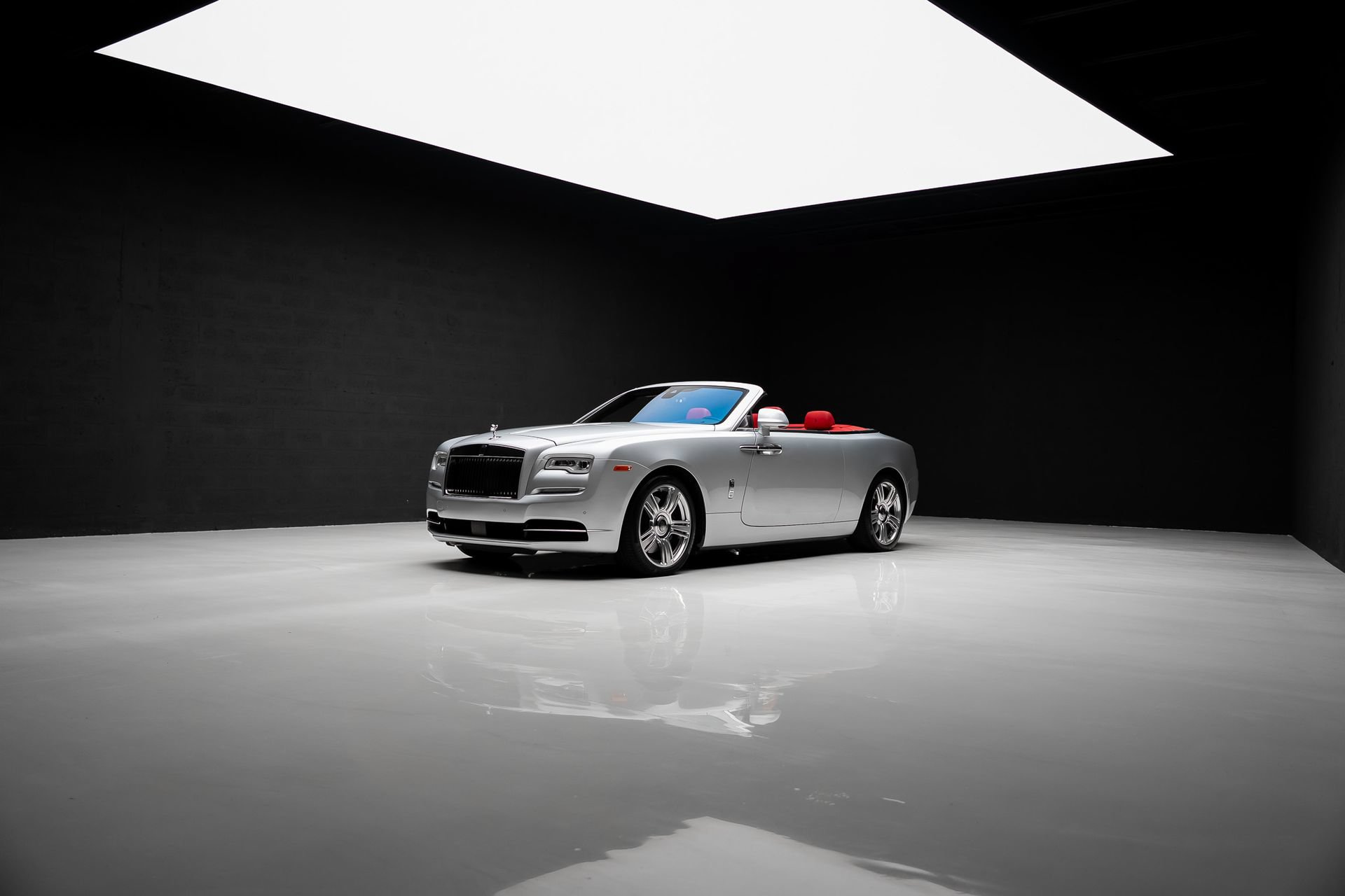 Used 2017 Rolls-Royce Dawn RWD image 89