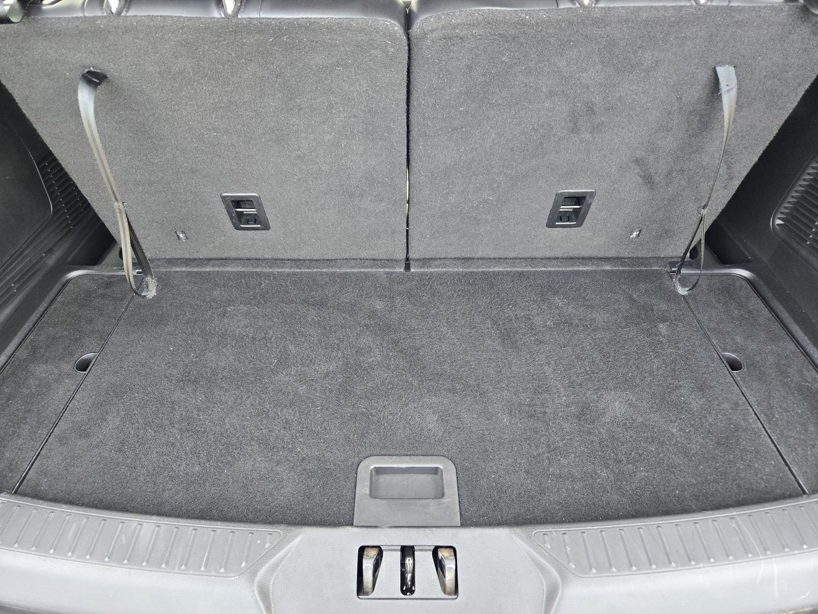Used 2023 Ford Explorer XLT w/ Equipment Group 202A RWD image 30
