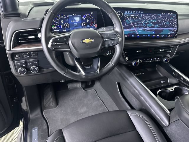 Used 2025 Chevrolet Suburban LT AWD/4WD image 21
