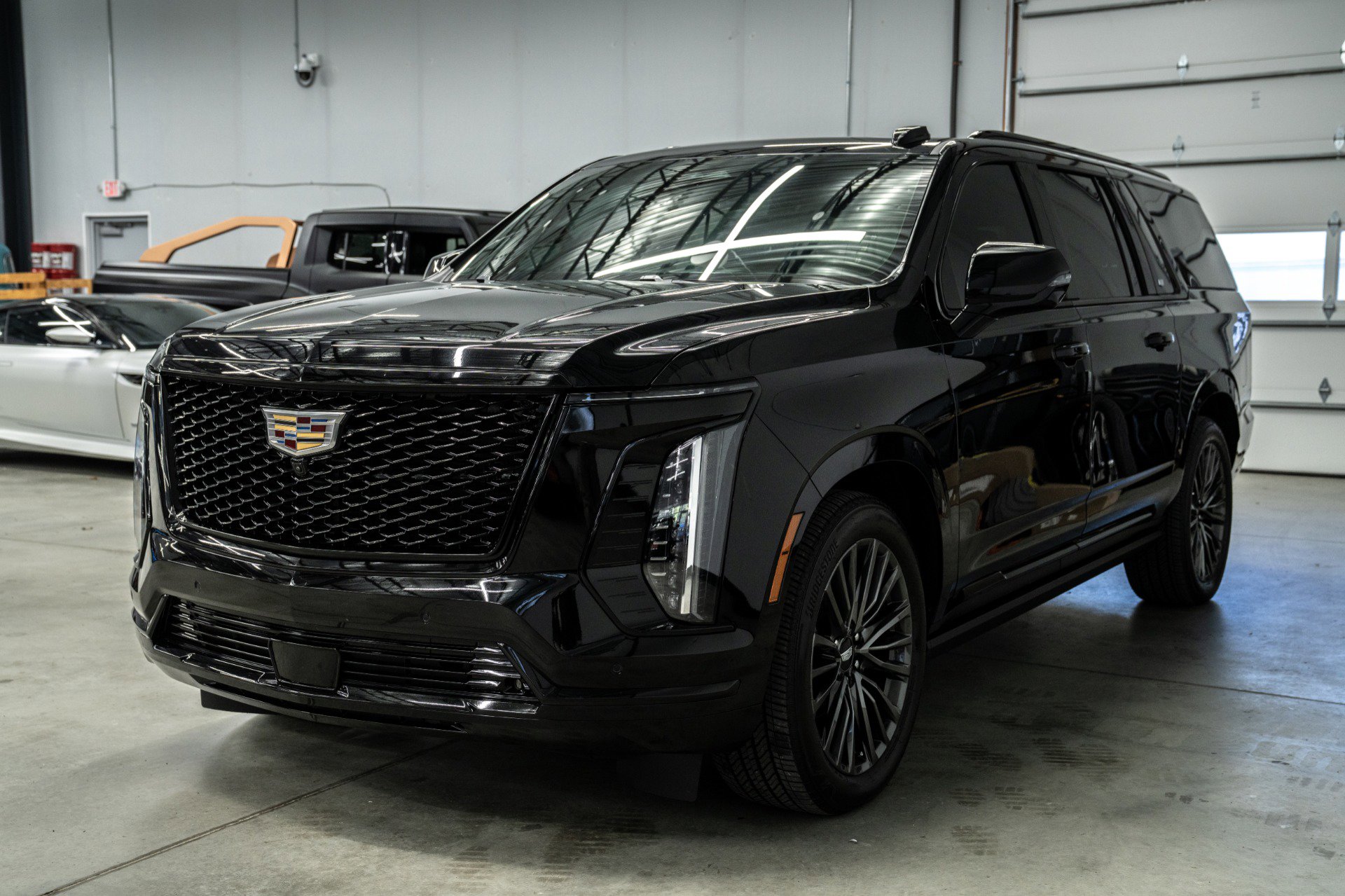 Used 2025 Cadillac Escalade ESV Sport Platinum image 5