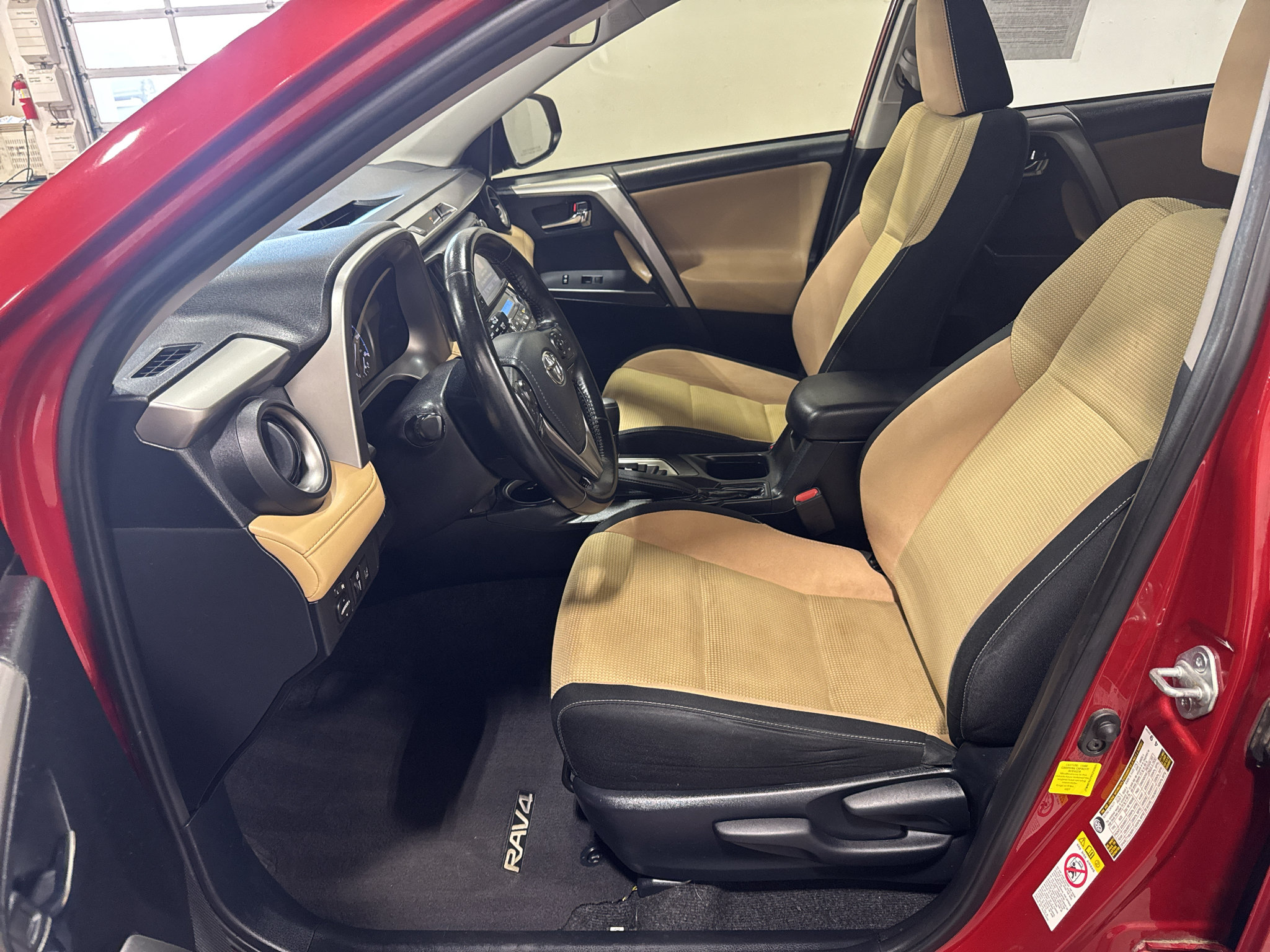 Used 2017 Toyota RAV4 XLE FWD image 28
