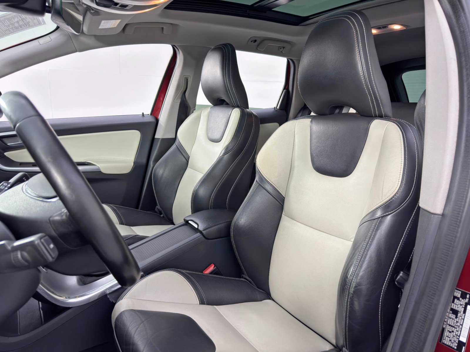 Used 2017 Volvo XC60 T5 Dynamic w/ Preferred Option Package image 36