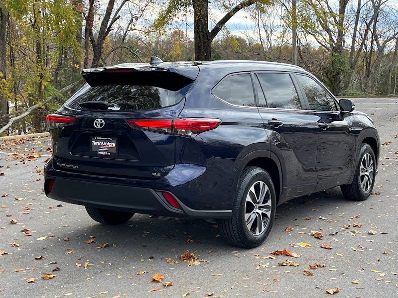Used 2023 Toyota Highlander XLE image 23