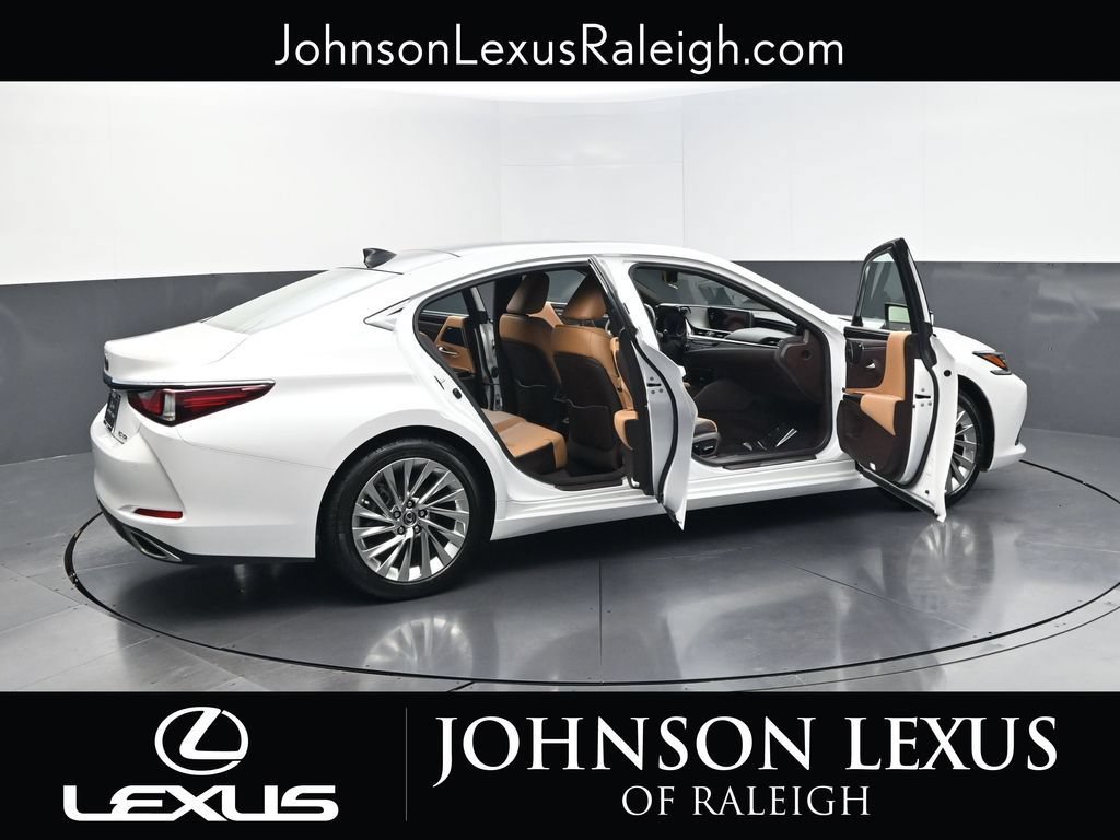 Used 2019 Lexus ES 350 Ultra Luxury w/ Accessory Package FWD image 31