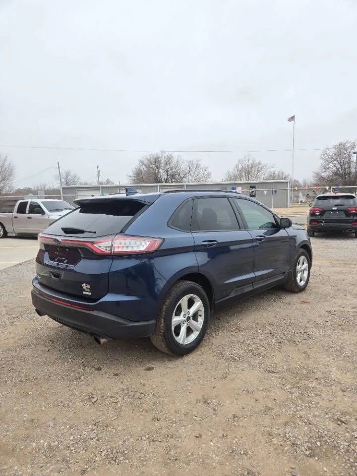 Used 2017 Ford Edge SE w/ Cargo Accessory Package FWD image 5