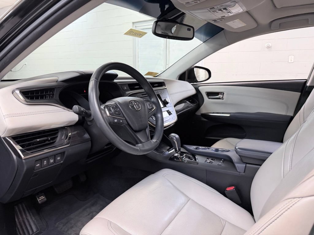 Used 2015 Toyota Avalon Limited FWD image 17