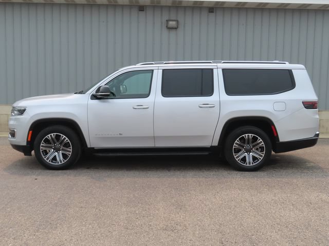 Used 2023 Jeep Wagoneer L Series II AWD/4WD image 8
