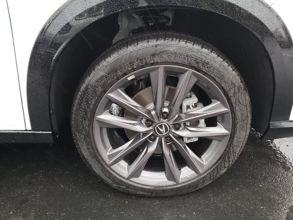 Certified 2025 Acura ADX A-Spec image 32