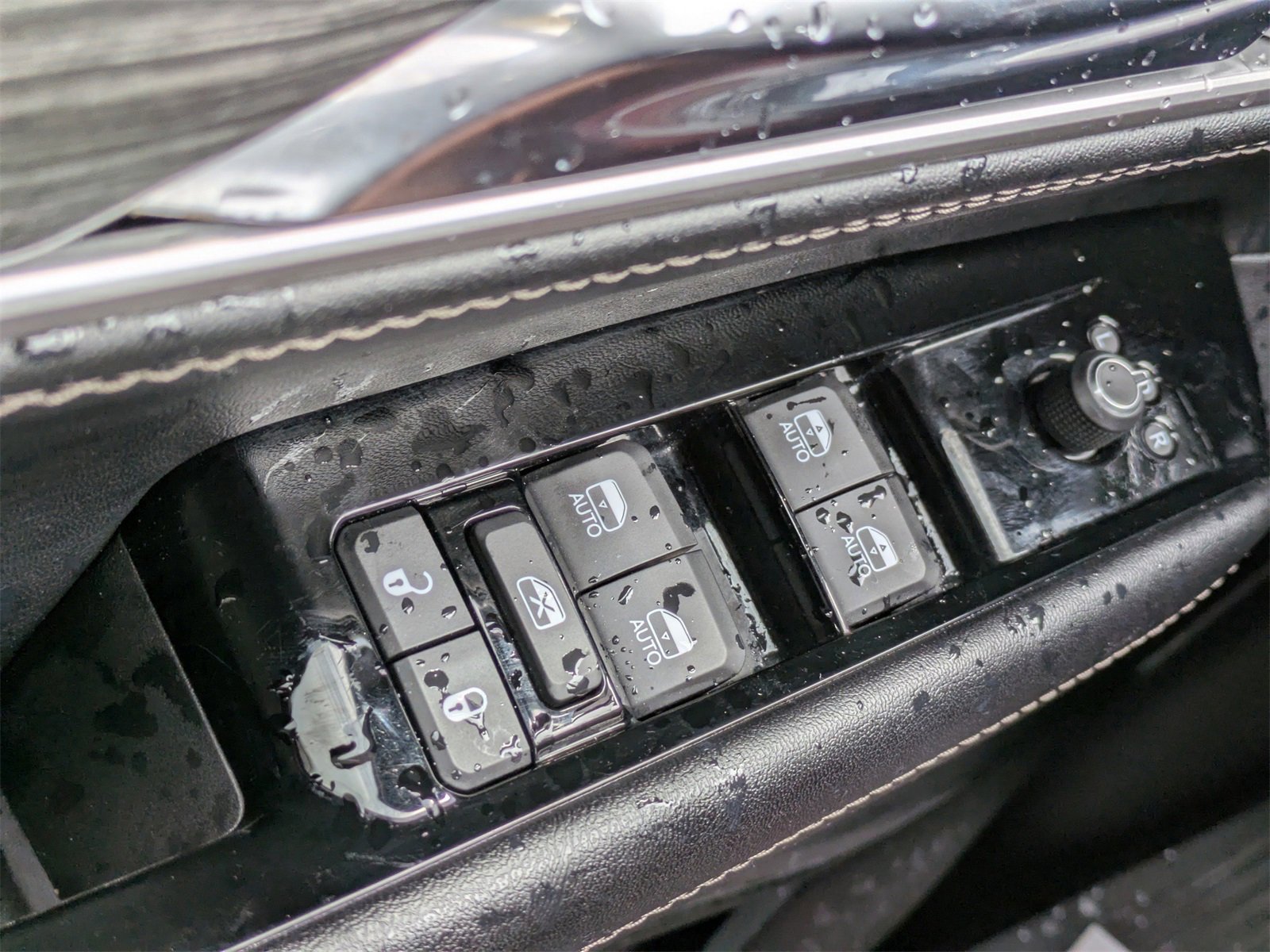 Used 2024 Jeep Wagoneer L Series III w/ Flexible Seating Group image 27