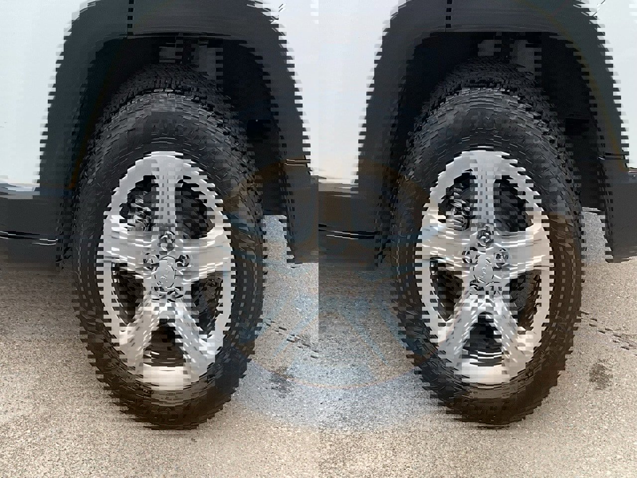 Used 2023 Jeep Compass Latitude image 8