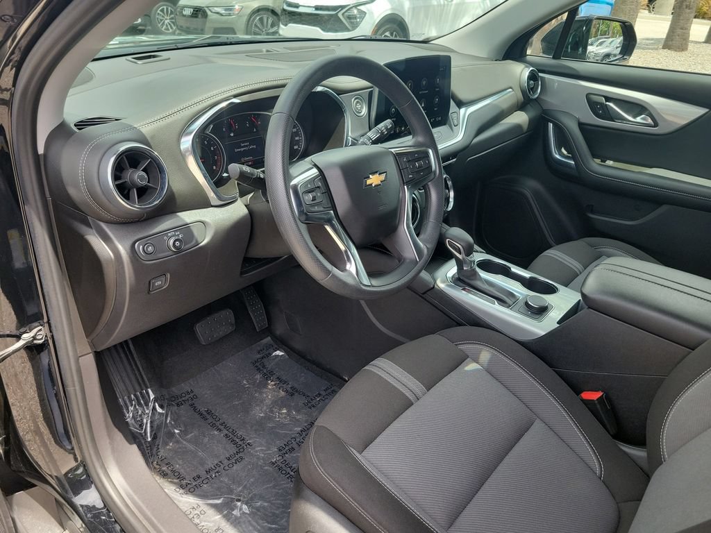 Used 2025 Chevrolet Blazer LT FWD image 22