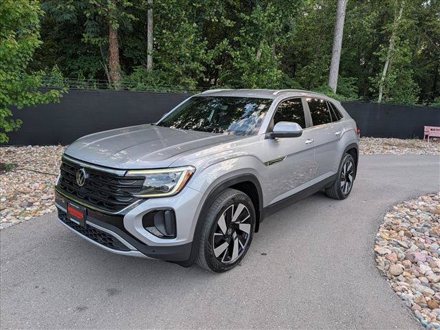 Certified 2024 Volkswagen Atlas Cross Sport SE AWD/4WD image 1