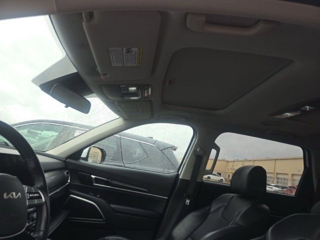 Used 2025 Kia Telluride S image 13