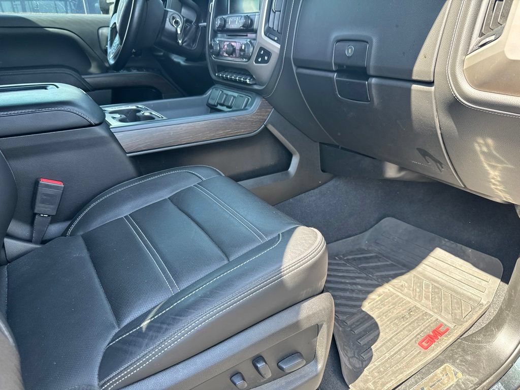 Used 2019 GMC Sierra 2500 Denali w/ Duramax Plus Package AWD/4WD image 9