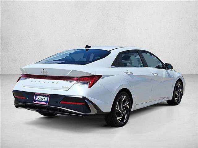 Used 2024 Hyundai Elantra Limited FWD image 5