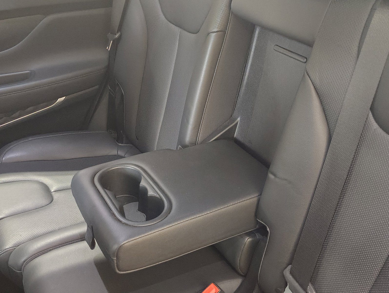 Used 2020 Hyundai Santa Fe SEL AWD/4WD image 30