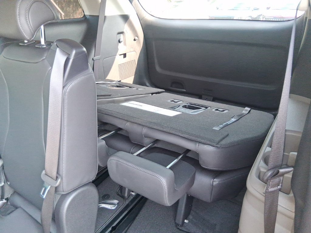 Certified 2026 Kia Carnival EX FWD image 16