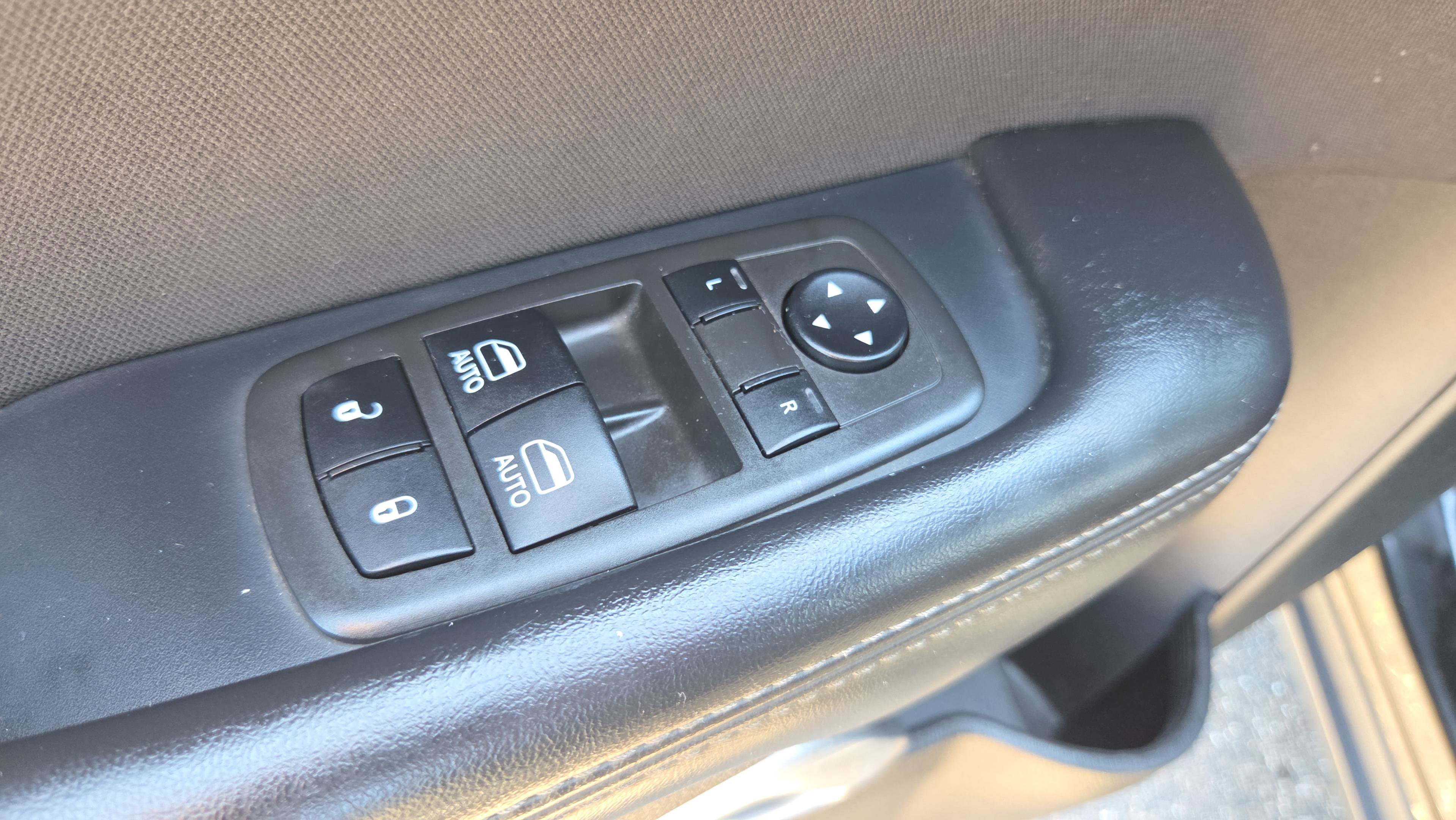 Used 2022 Dodge Challenger GT image 17
