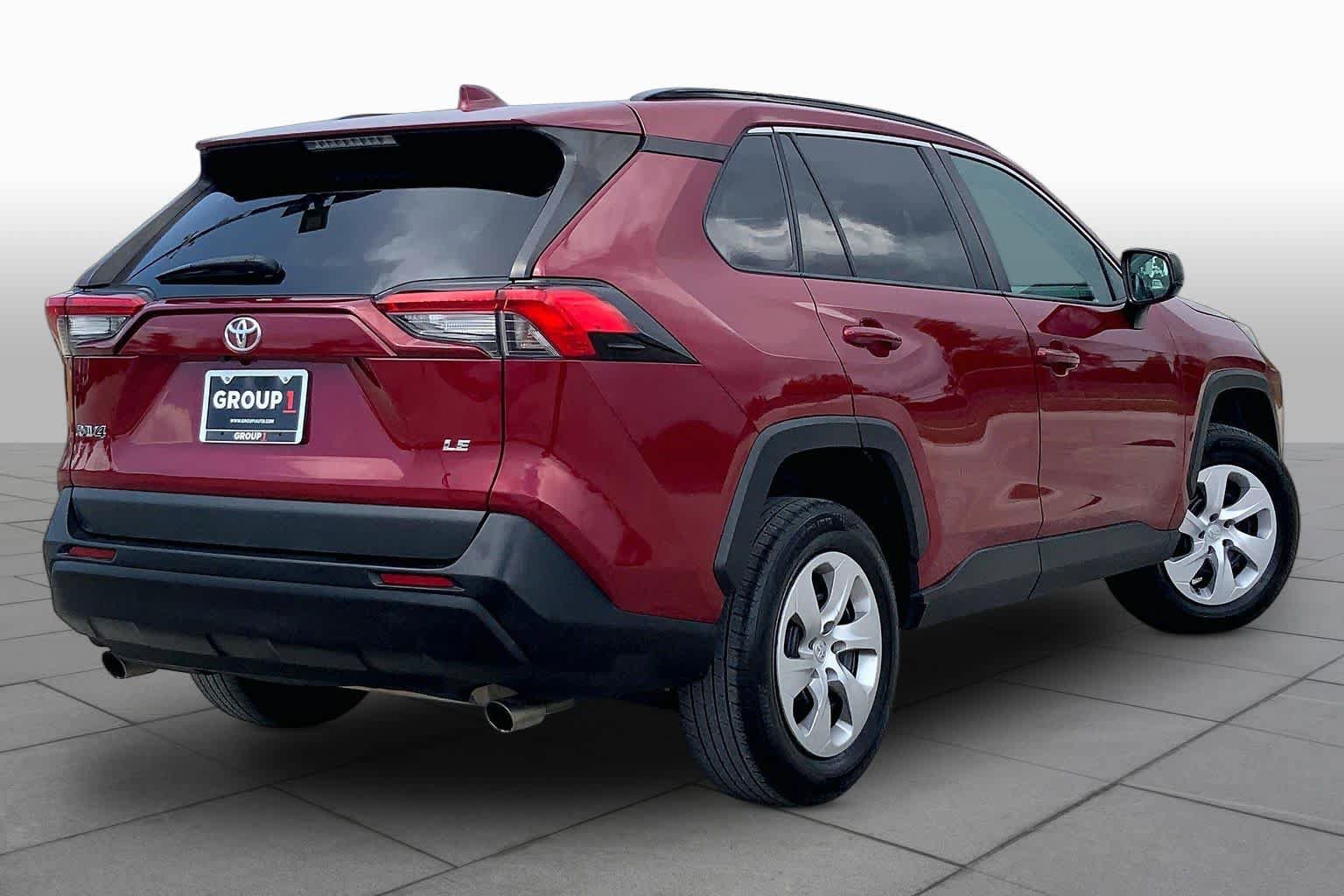 Used 2021 Toyota RAV4 LE FWD image 13