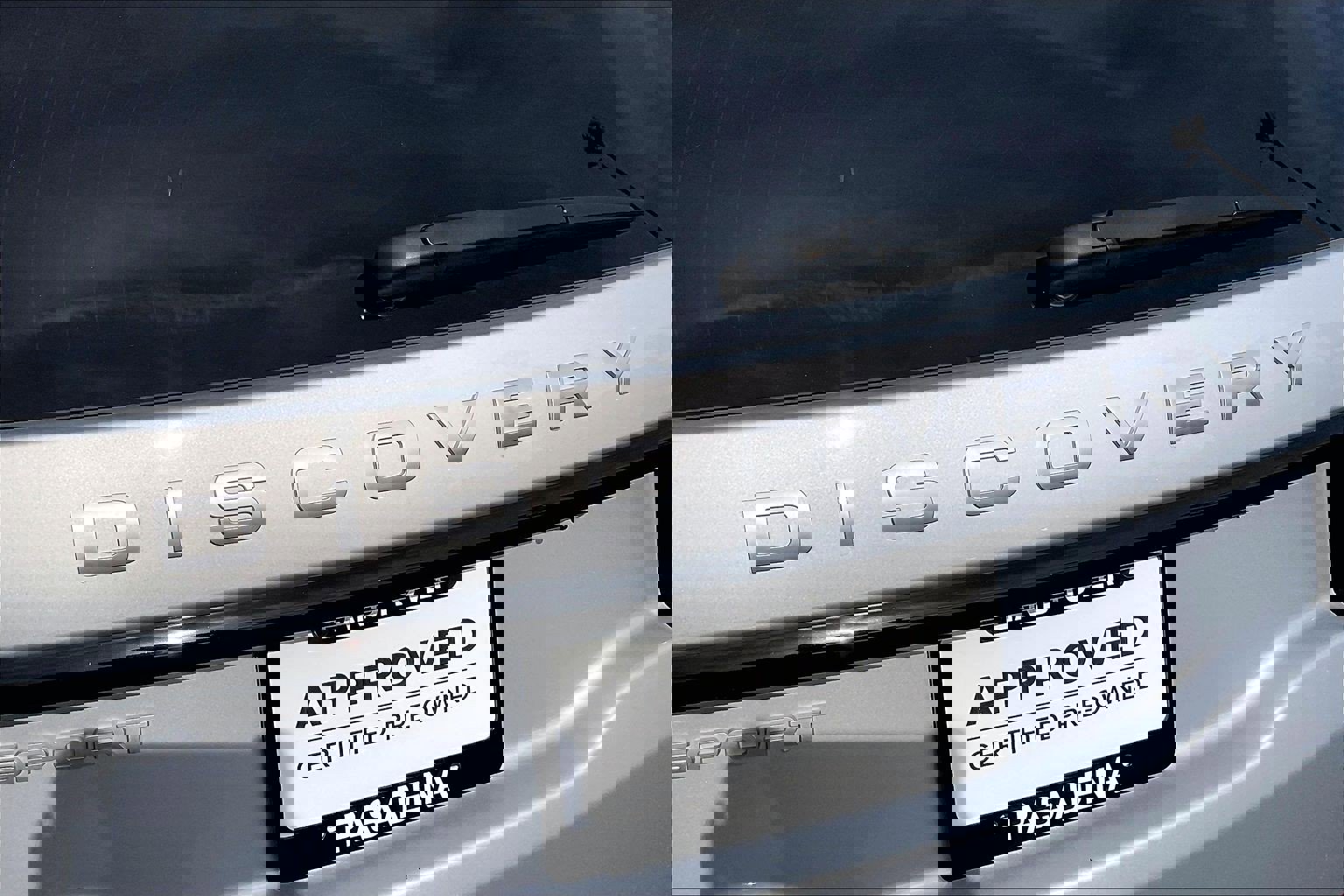 Certified 2025 Land Rover Discovery Sport S image 31