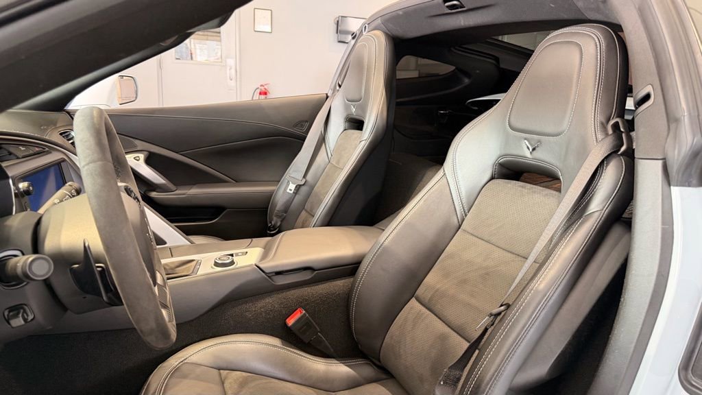 Used 2019 Chevrolet Corvette Stingray w/ 2LT Preferred Equipment Group image 8