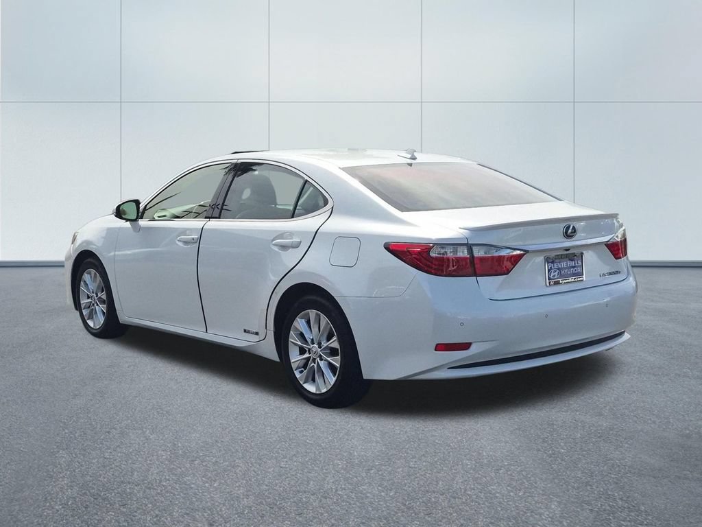 Used 2014 Lexus ES 300h w/ Luxury Package w/Bamboo Trim FWD image 4