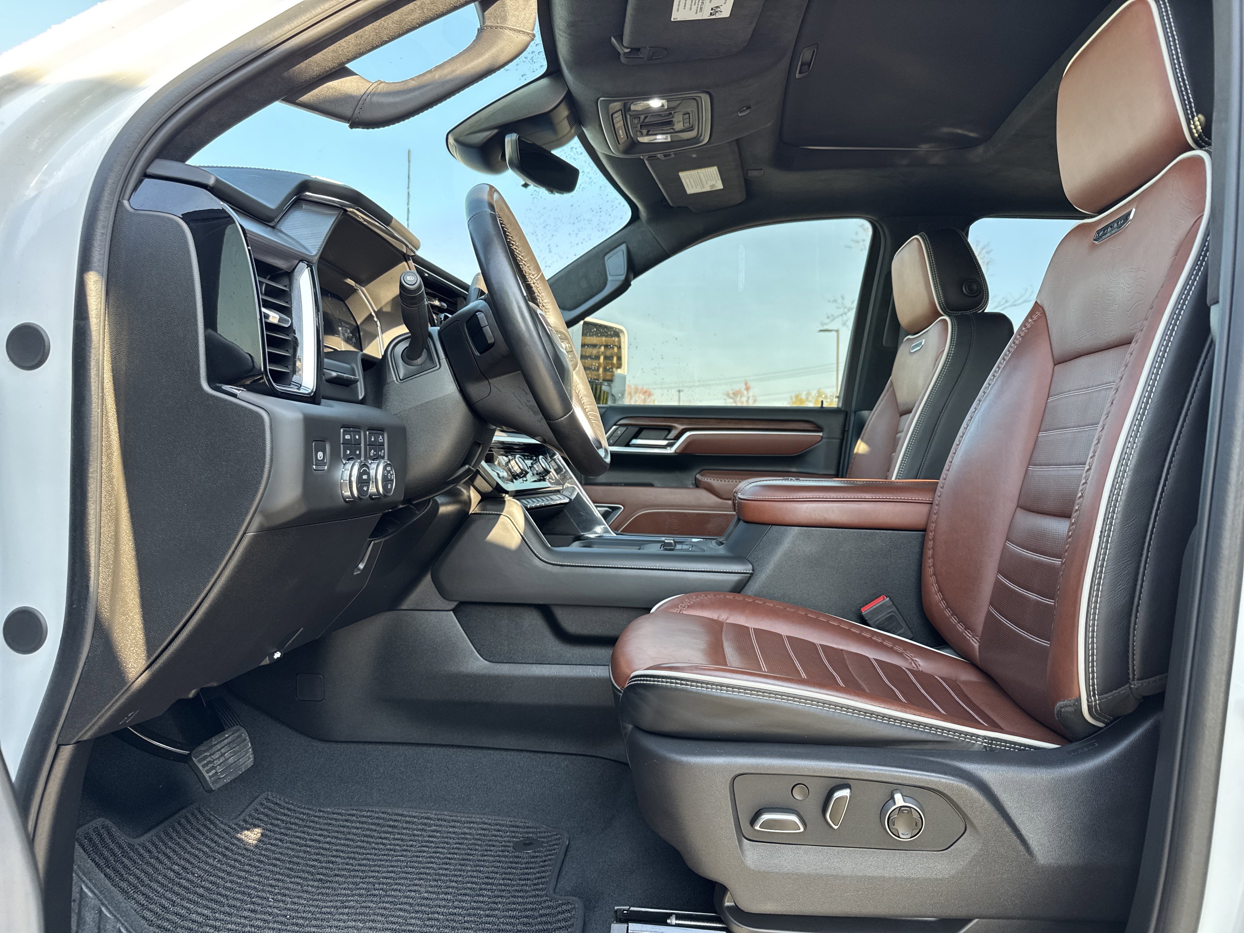 Used 2025 GMC Sierra 2500 Denali Ultimate image 16