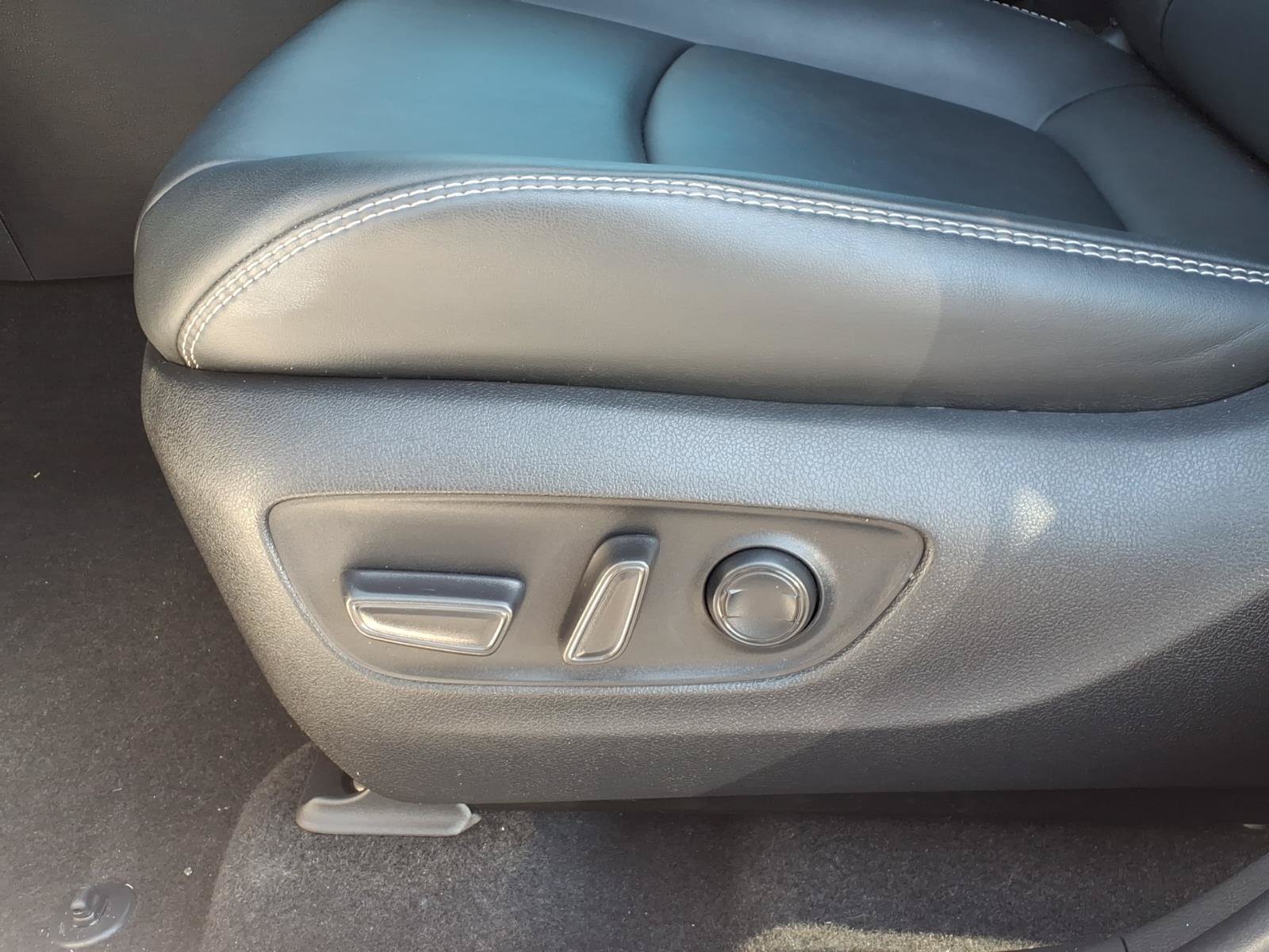 Used 2023 Toyota RAV4 XLE Premium FWD image 23