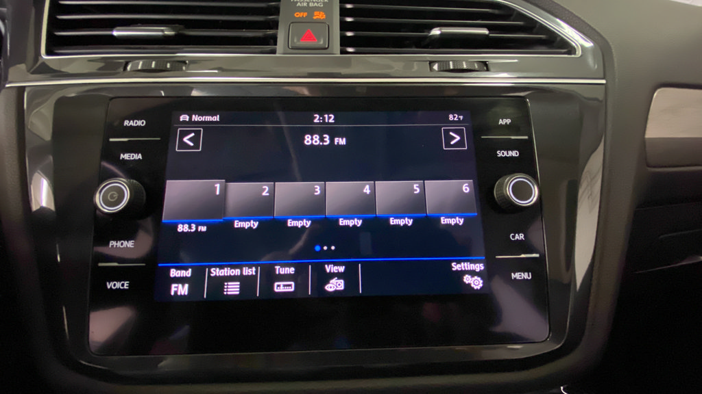 Used 2019 Volkswagen Tiguan SE w/ Panoramic Sunroof Package AWD/4WD image 15