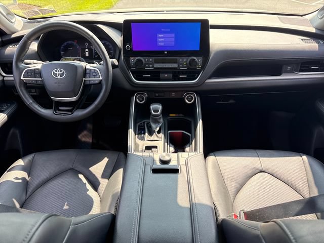 Used 2024 Toyota Grand Highlander AWD image 19