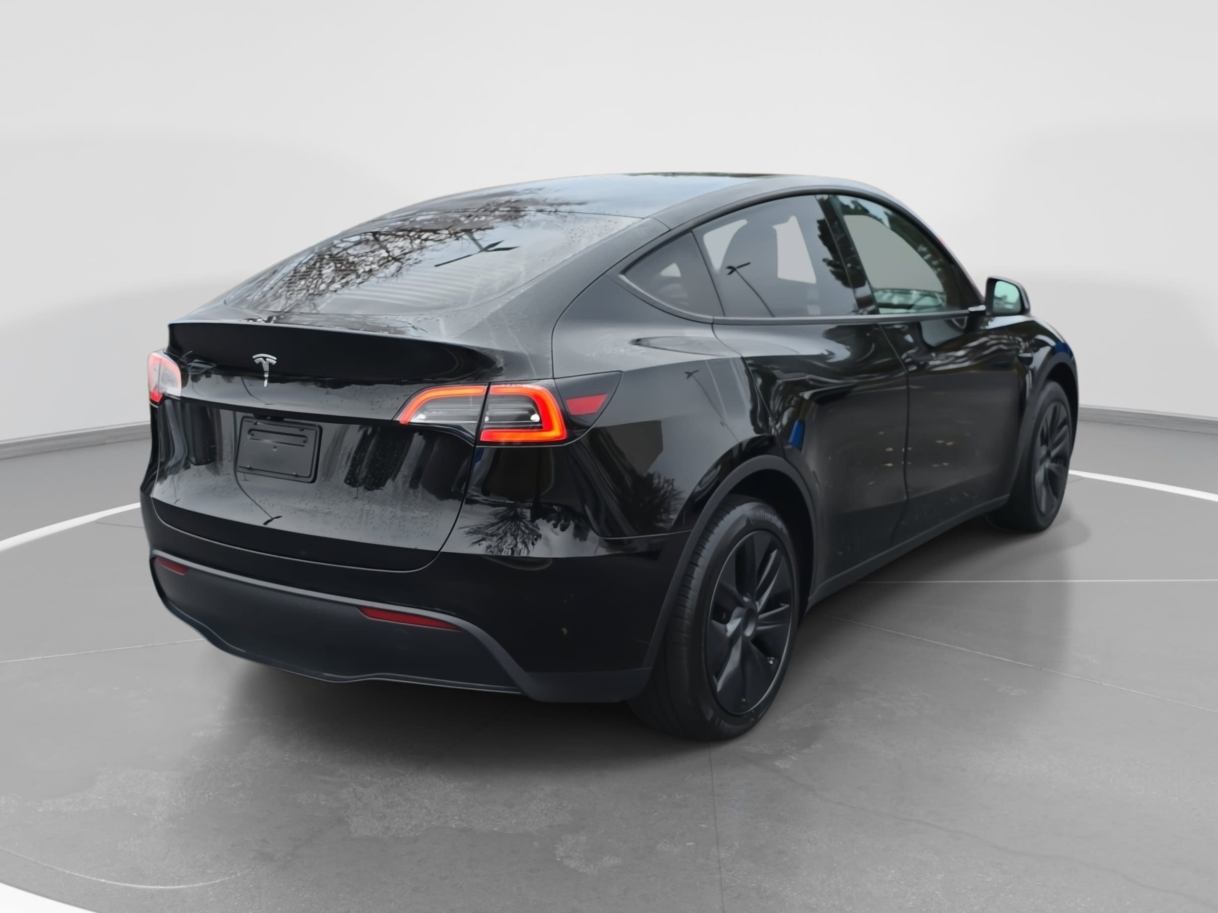 Used 2025 Tesla Model Y Long Range image 5