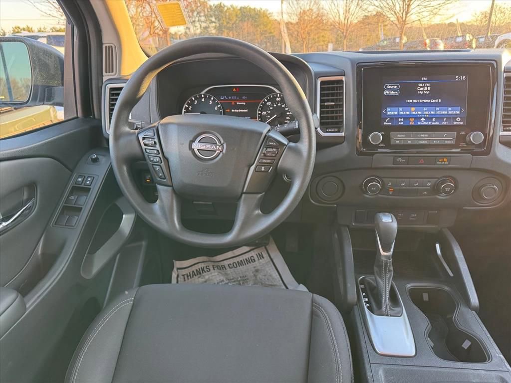 Used 2023 Nissan Frontier SV w/ Technology Package image 11