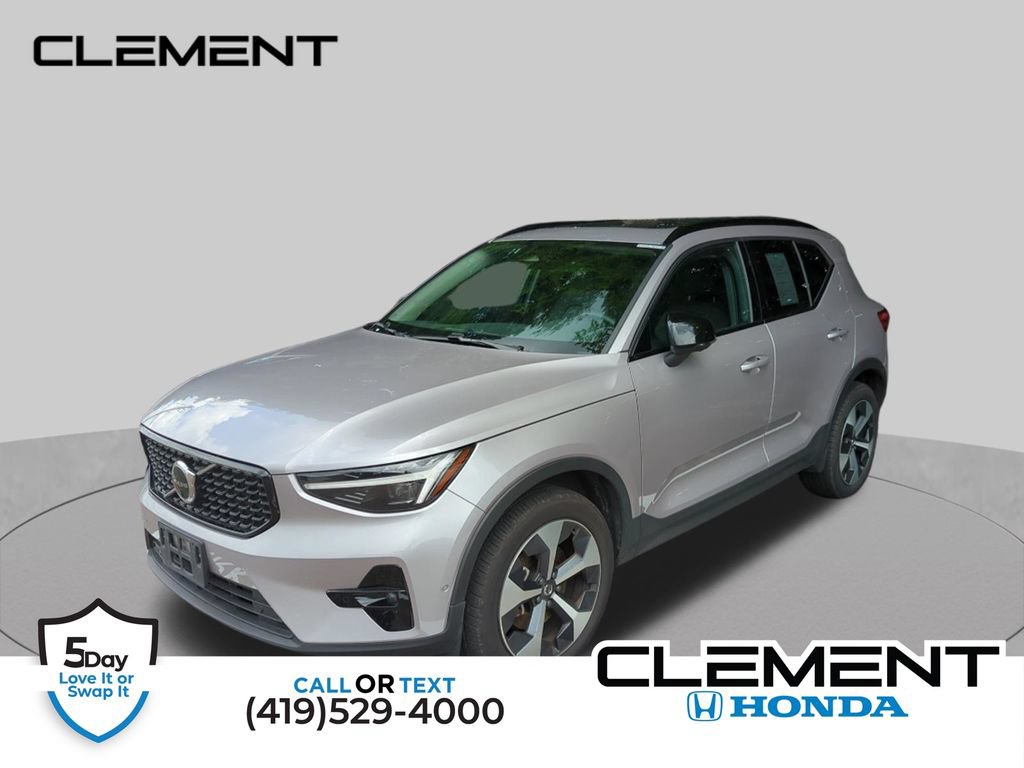Used 2026 Volvo XC40 B5 Plus AWD/4WD image 1