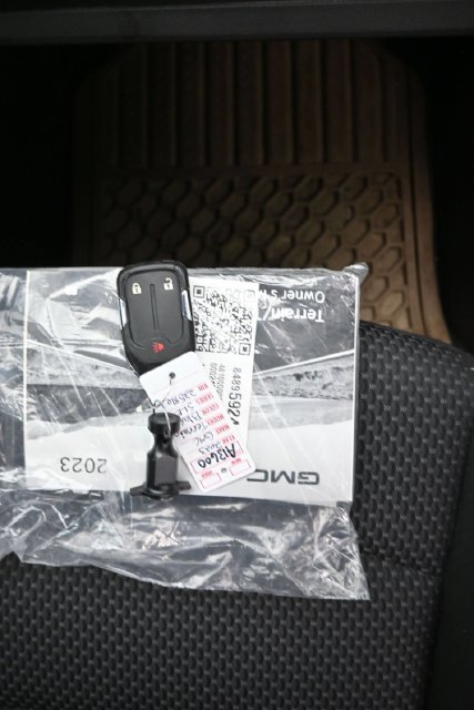 Used 2023 GMC Terrain SLE AWD/4WD image 10