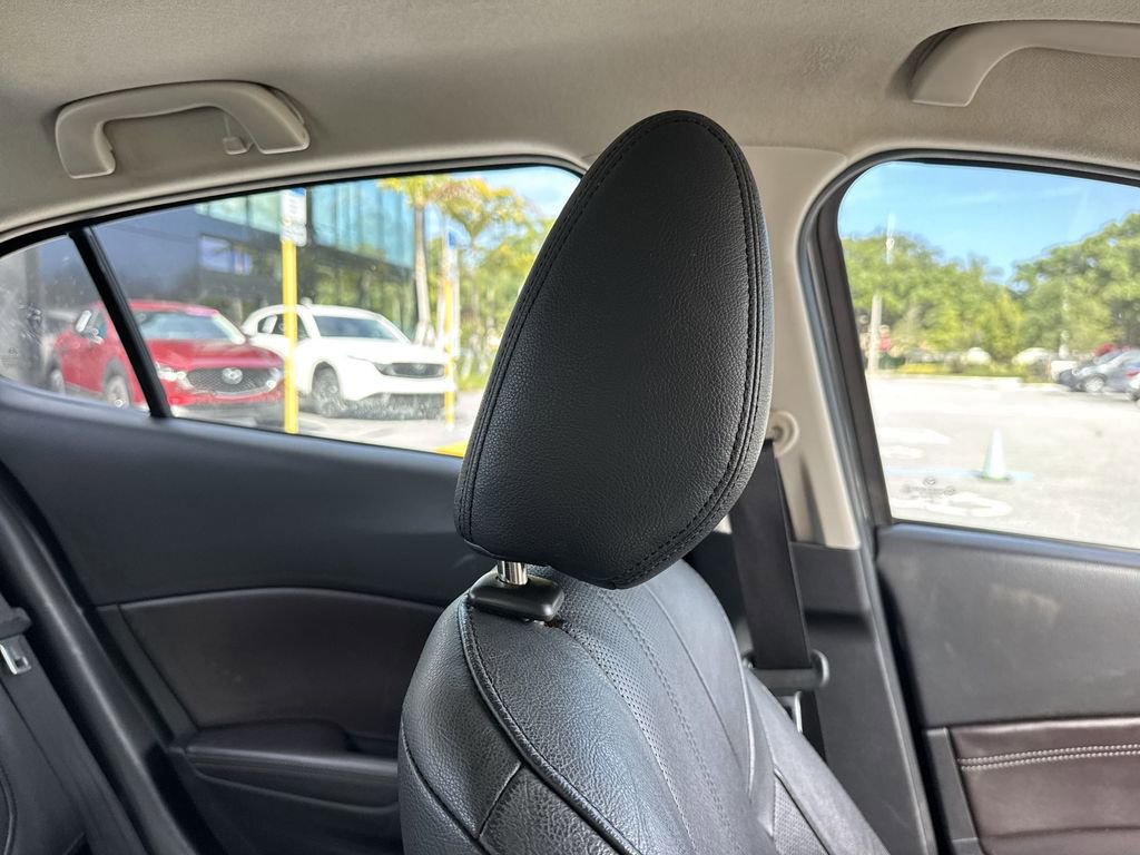 Used 2017 MAZDA MAZDA3 Grand Touring w/ Premium Equipment Package image 20