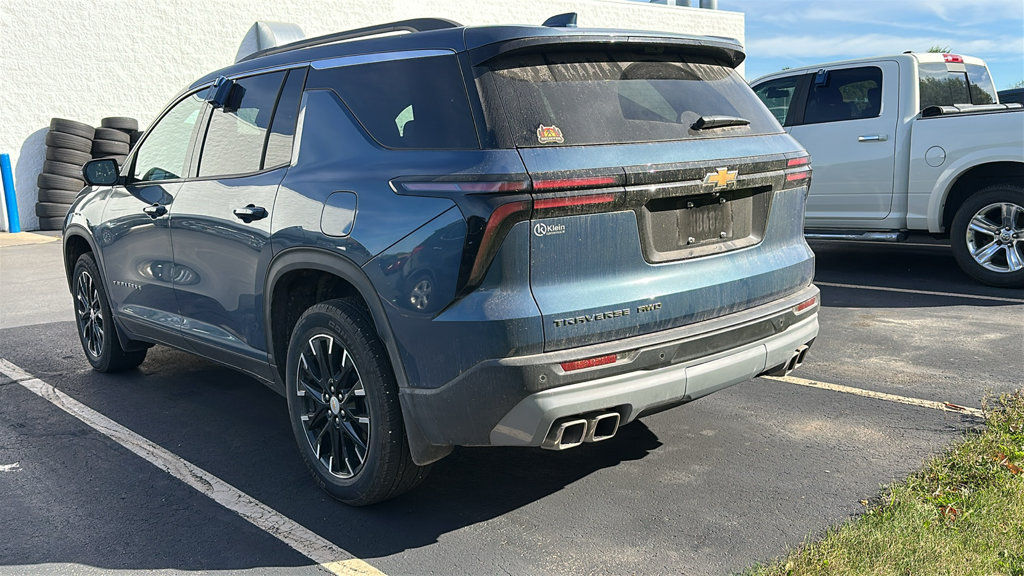 Used 2026 Chevrolet Traverse LT w/ Sun and Wheel Package AWD/4WD image 4