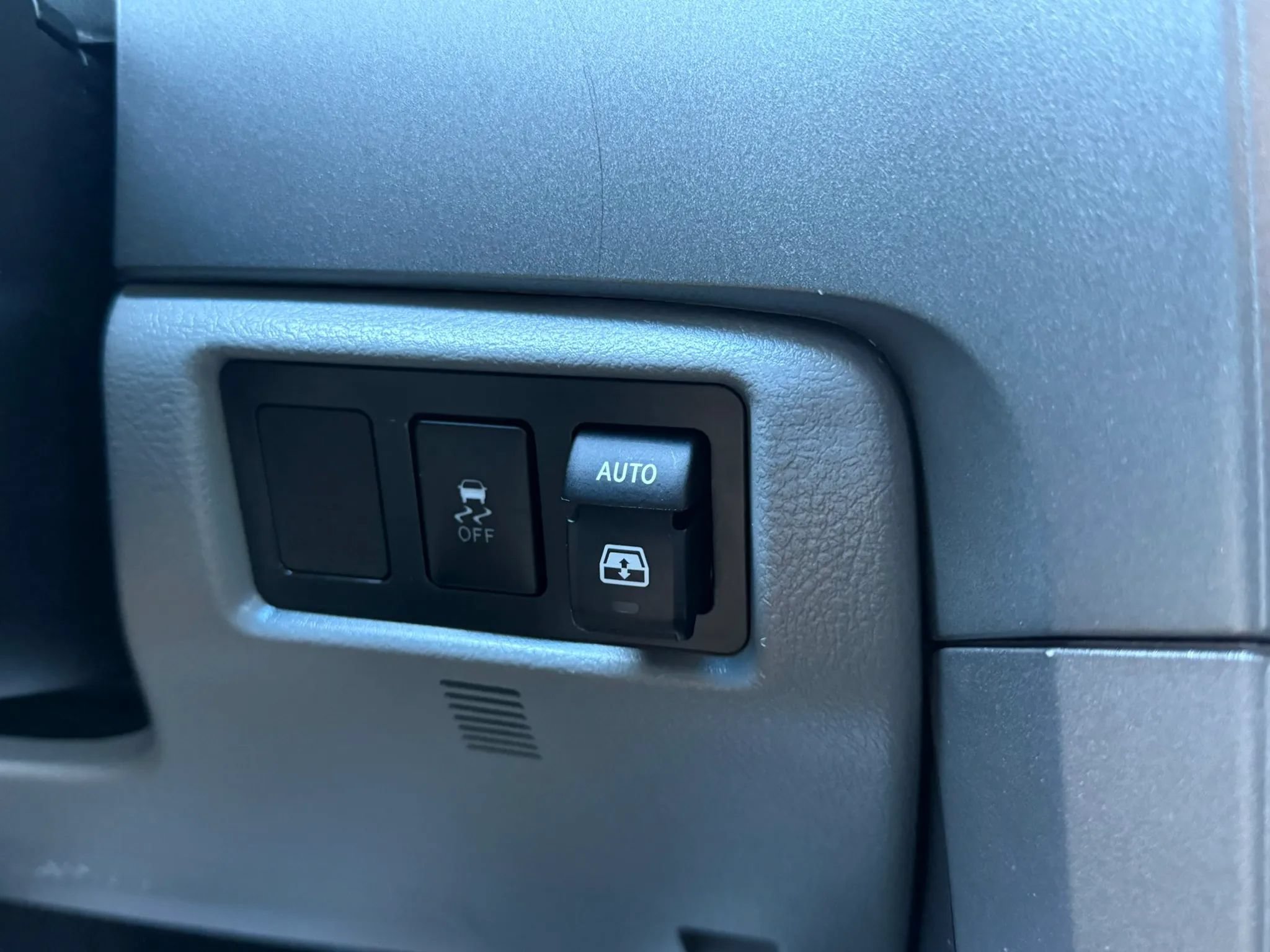 Used 2017 Toyota Sequoia Platinum AWD/4WD image 24