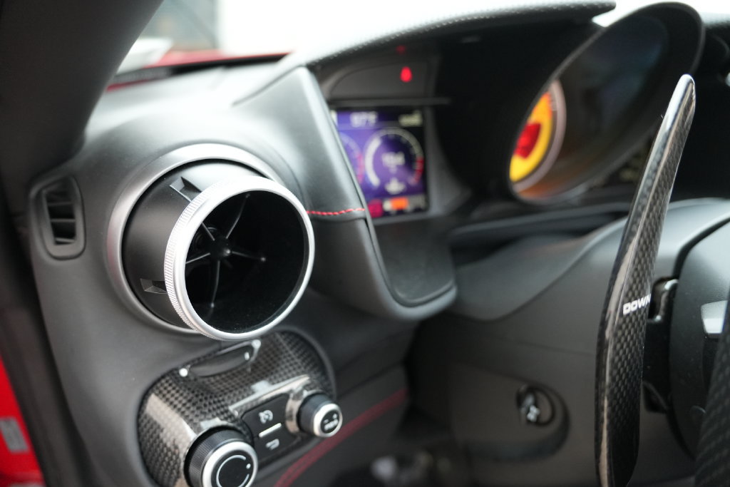 Used 2019 Ferrari Portofino RWD image 48