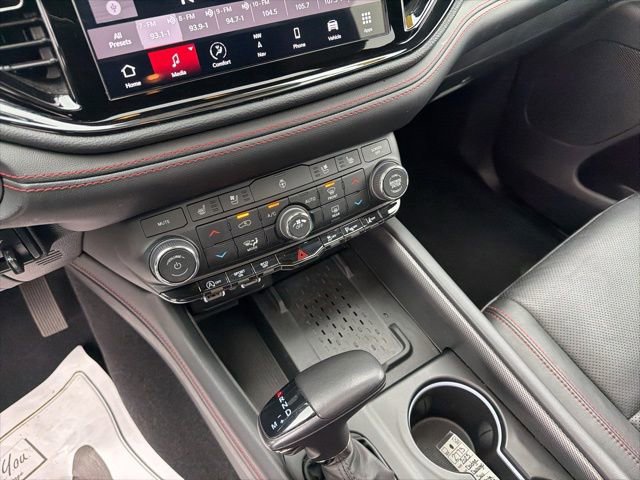 Used 2025 Dodge Durango GT AWD/4WD image 33
