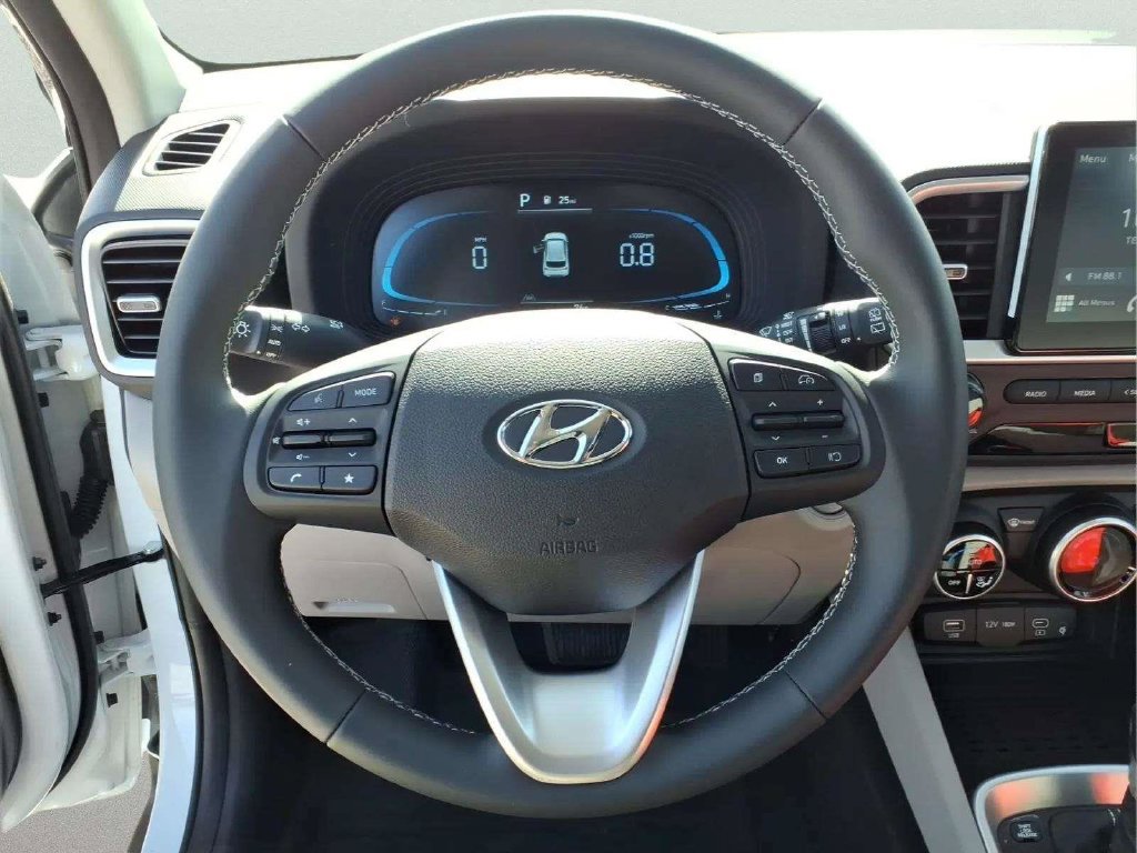 New 2026 Hyundai Venue SEL FWD image 12