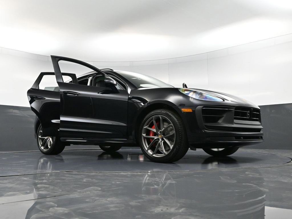 New 2026 Porsche Macan GTS image 37